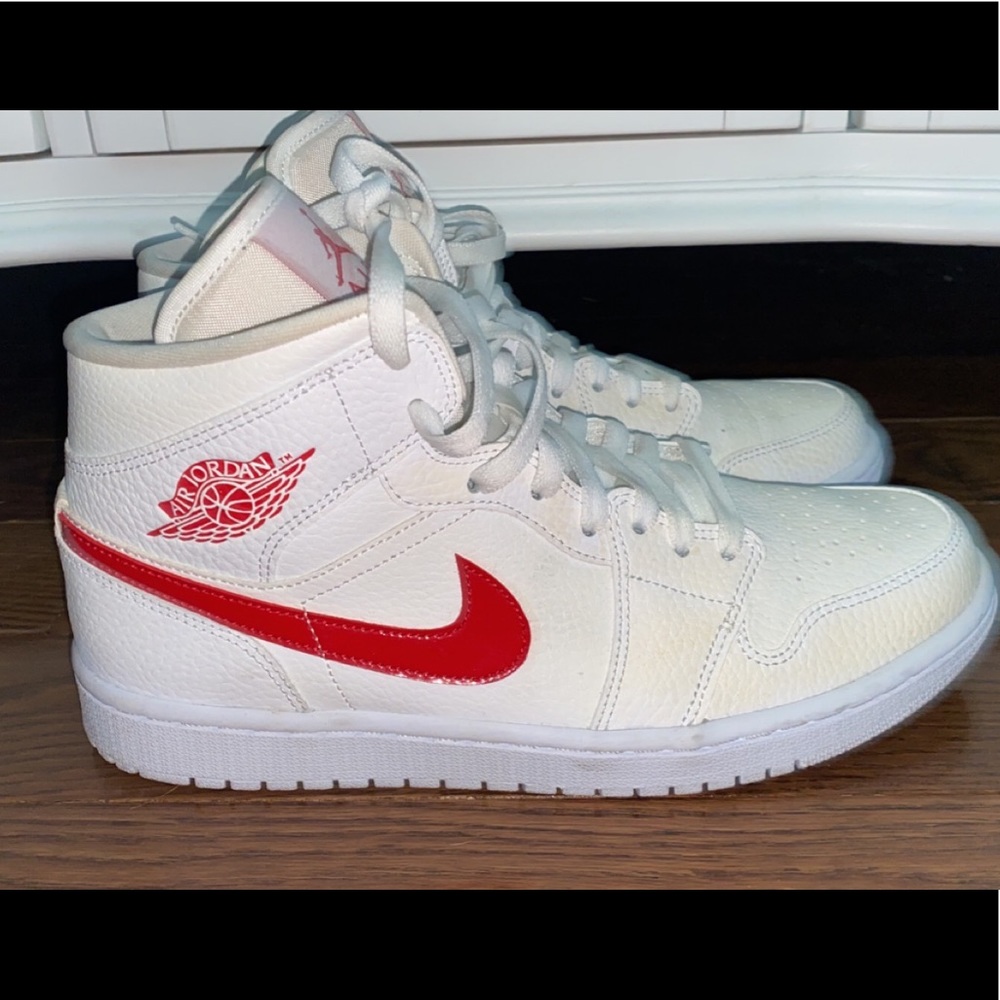 Jordan 1 Mid White University Res
